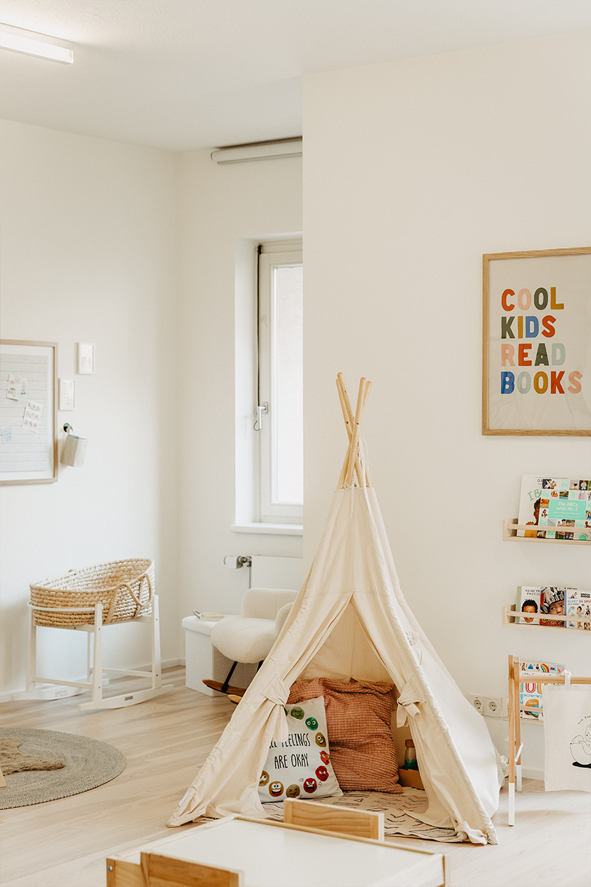 cozy-toddler-reading-nook-teepee