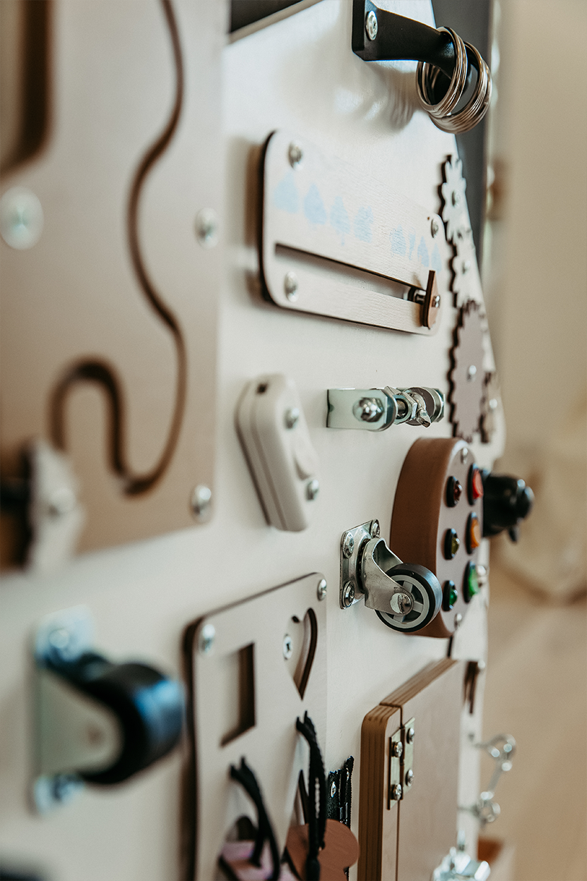 toddler-sensory-busy-board-latches-gears